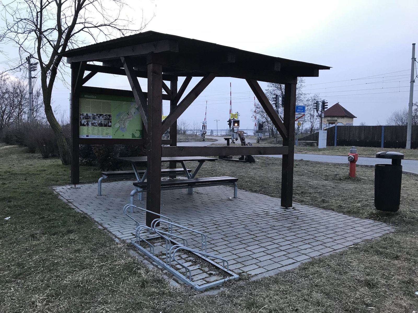 CYKLOTURISTICKÁ ZASTAVENÍ V MIKROREGIONU HODONÍNSKO