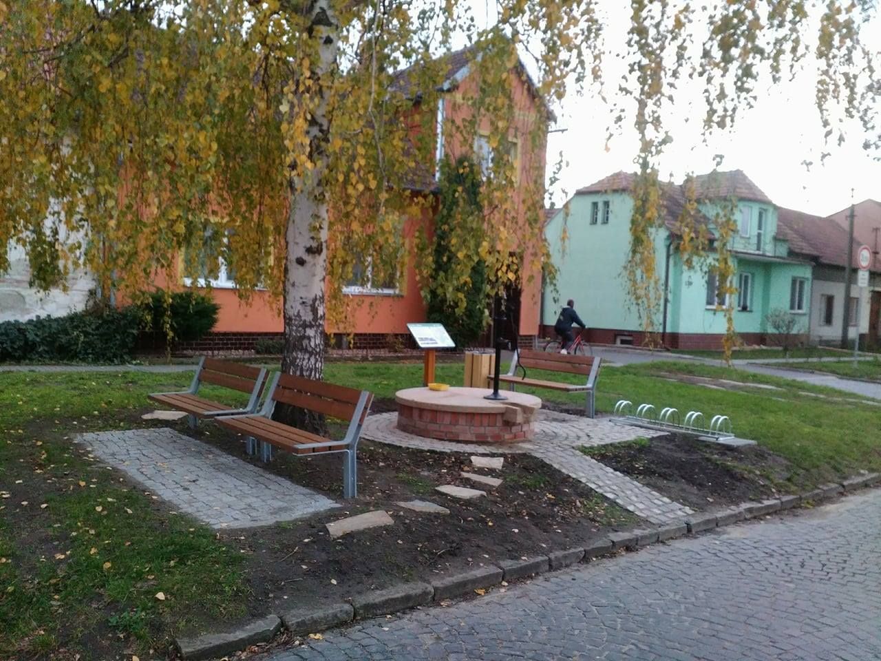 TRADIČNÍ MÍSTO ODPOČINKU NAŠICH PŘEDKŮ, POPULÁRNÍ CYKLOODPOČÍVKA PŘI OBECNÍ STUDNI, II. etapa